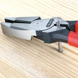 Клещи с токоведущим кабелем &quot;Lineman’s Pliers&quot;, 240 мм, KNIPEX 09 02 240T KN-0902240T — Фирменный магазин Knipex в России