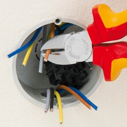 KN-7006180TBK Кусачки боковые хромированные 180 mm — Фирменный магазин Knipex в России