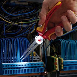 Светодиодная ручная лампа с магнитом KNIPEX 00 11 V50 KN-0011V50 — Фирменный магазин Knipex в России